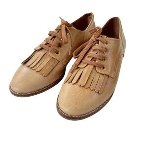 CHANIOTAKIS Leather Oxford with Kiltie Flap Fringe Natural Size 39